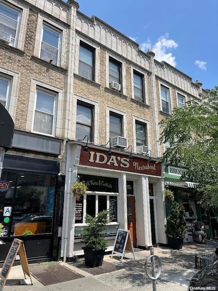 43-13 Queens Blvd, Long Island City, NY 11104