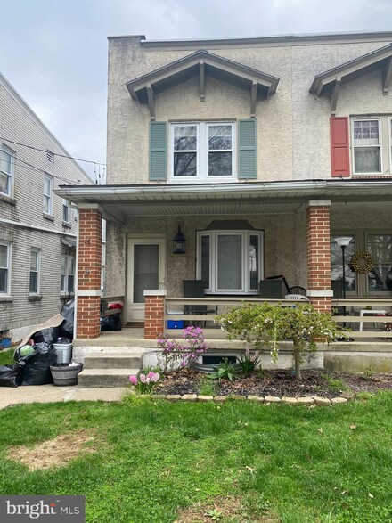 26 W Vine St, Fleetwood, PA 19522