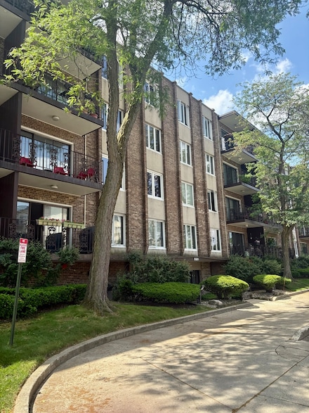 5501 Lincoln Ave Unit 405, Morton Grove, IL 60053