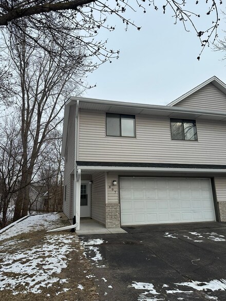 897 105th Ave NW, Coon Rapids, MN 55433