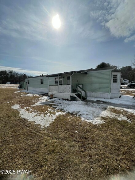 115 Green Meadow Ct, Milford, PA 18337
