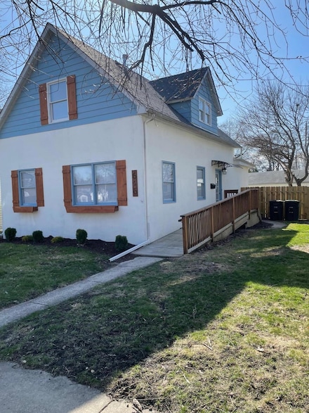 616 Lake St, Hobart, IN 46342