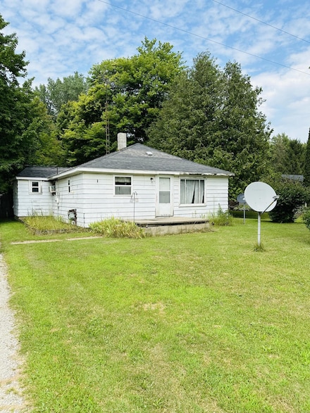 4514 Sebewaing Rd, Owendale, MI 48754