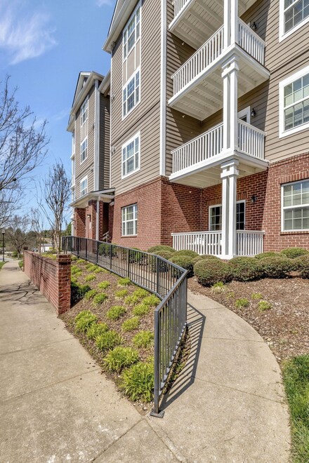 8121 Lenox Creekside Dr Unit 2, Antioch, TN 37013
