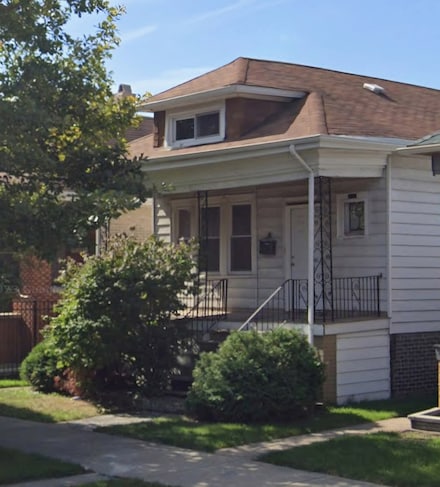 8418 S Essex Ave, Chicago, IL 60617