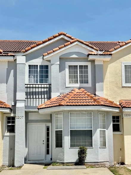 1207 S Beach Cir, Kissimmee, FL 34746