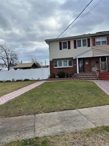 253-22 147th Ave, Jamaica, NY 11422