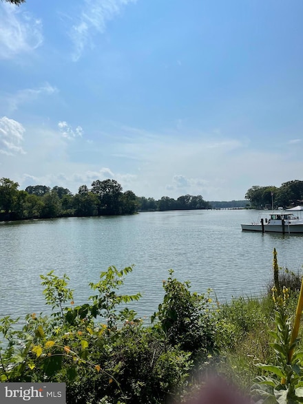 48186 Mulberry Ln, Saint Inigoes, MD 20684