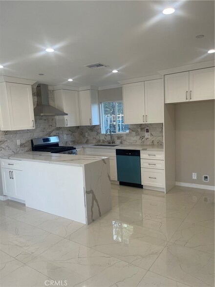 18706 Brasilia Dr, Los Angeles, CA 91326