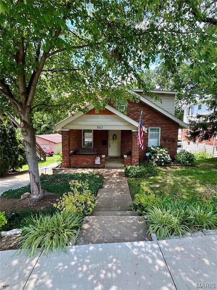 843 N Florissant Rd, Saint Louis, MO 63135