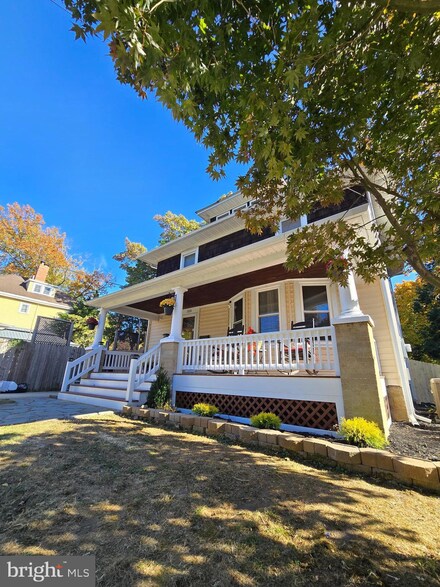 105 W Chestnut St, Bordentown, NJ 08505