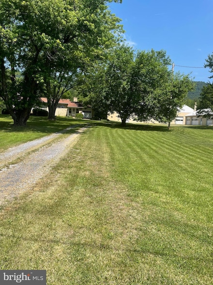 8091 Apple Harvest Dr, Gerrardstown, WV 25420