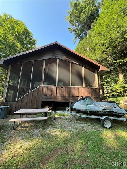 11 Wall St, Bernhards Bay, NY 13028