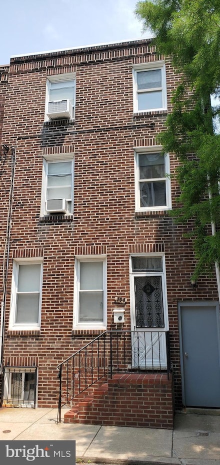 705 Alter St, Philadelphia, PA 19147