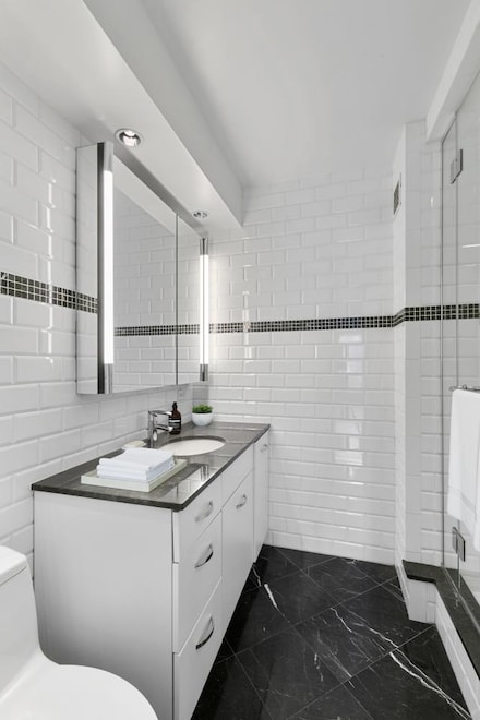 411 E 53rd St Unit 19D, New York, NY 10022