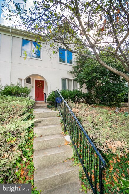 639 Stoney Spring Dr, Baltimore, MD 21210