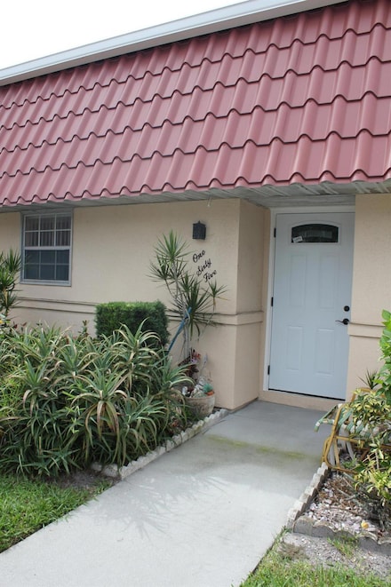165 Amherst Ln, Lake Worth, FL 33467