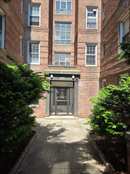 6393 Woodhaven Blvd Unit 2F, Rego Park, NY 11374