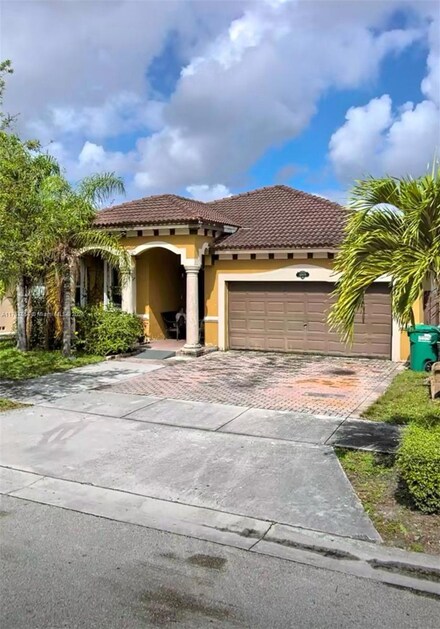 14909 SW 22nd St, Miami, FL 33185