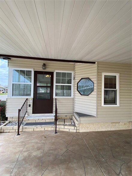 35042 Colony Hills Dr, Zephyrhills, FL 33541