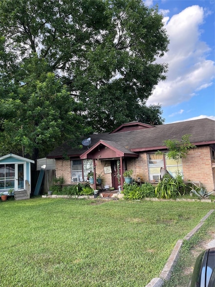 9816 Fulton St, Houston, TX 77076