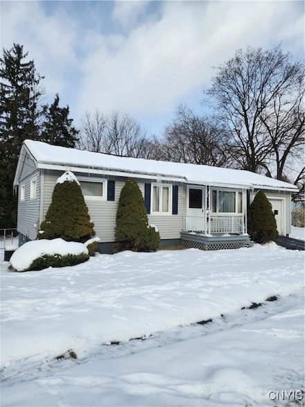 118 Valley View Dr, Syracuse, NY 13207