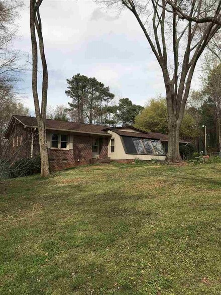 1480 Denton Rd, Spartanburg, SC 29307