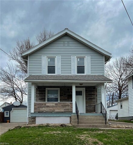 483 4th St, Struthers, OH 44471