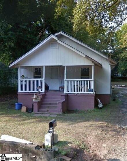 227 Heatherly Dr, Greenville, SC 29611