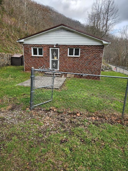 2253 Slate Creek Rd, Grundy, VA 24614