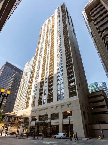 200 N Dearborn St Unit 1007, Chicago, IL 60601