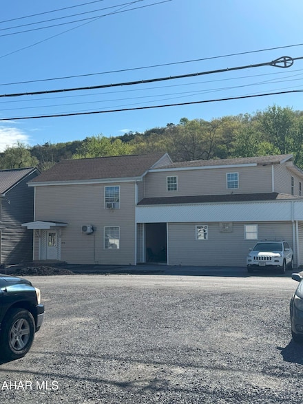 2754 Everett Rd, East Freedom, PA 16637