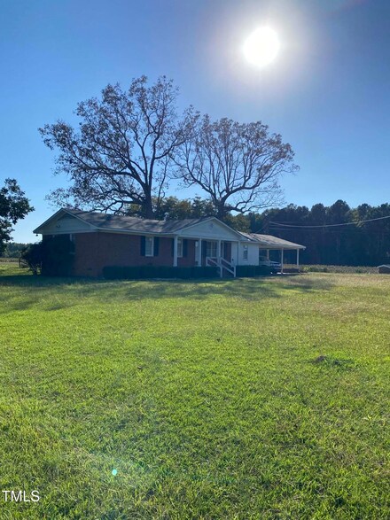 2 Bunnlevel Erwin Rd, Bunnlevel, NC 28323