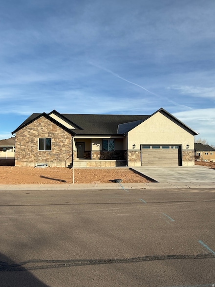 1198 W Grayhawk Loop, Roosevelt, UT 84066