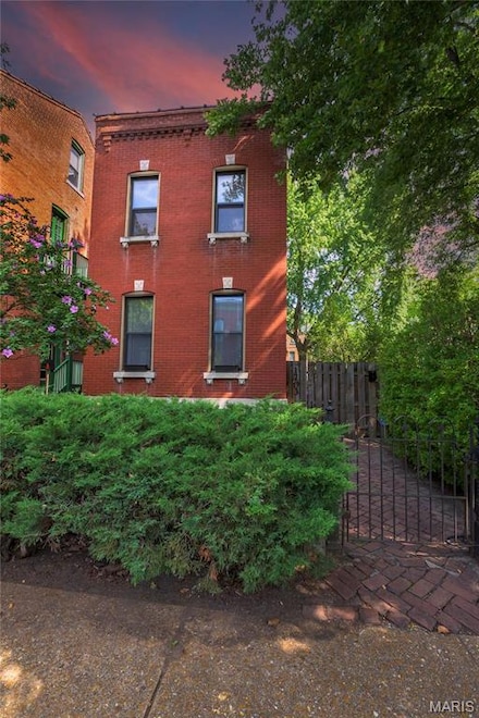 1703 Carroll St, Saint Louis, MO 63104