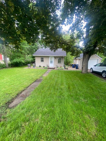 2000 7th St NW, Faribault, MN 55021