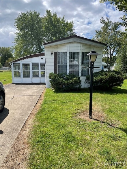 1107 Brookwood Dr, Derby, NY 14047