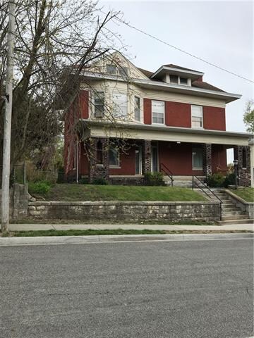 1714 Faraon St, Saint Joseph, MO 64501