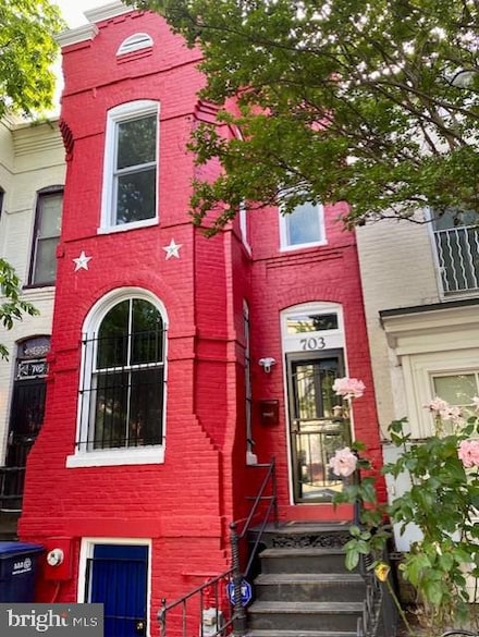 703 7th St SE, Washington, DC 20003