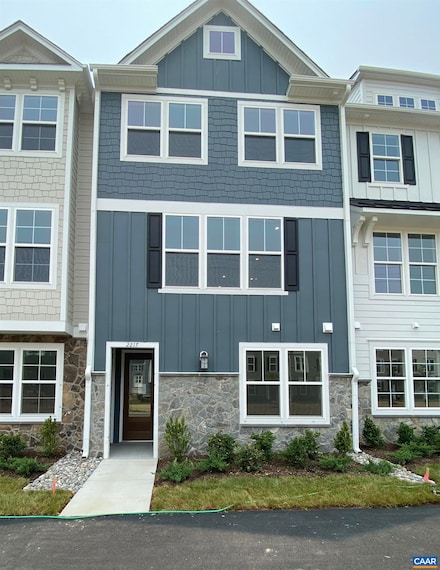 3189 Acadia Dr, Charlottesville, VA 22911