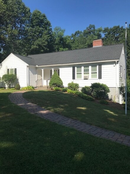 45 Anderson Ave, Holden, MA 01520