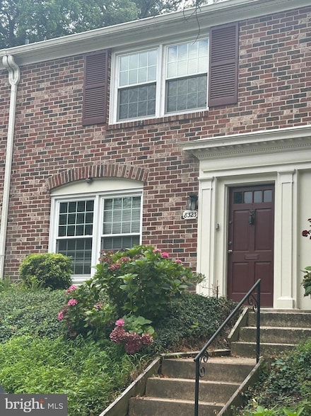8323 Kingsgate Rd Unit 520, Springfield, VA 22152