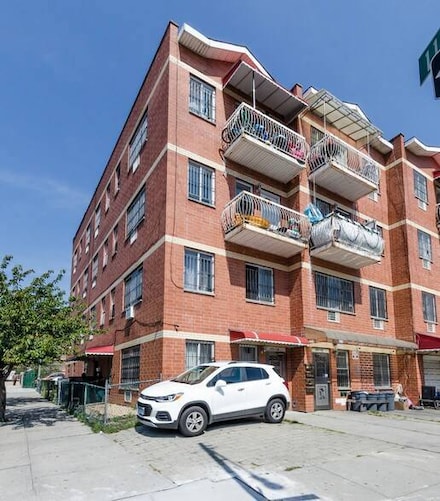 111-15 37th Ave, Flushing, NY 11368