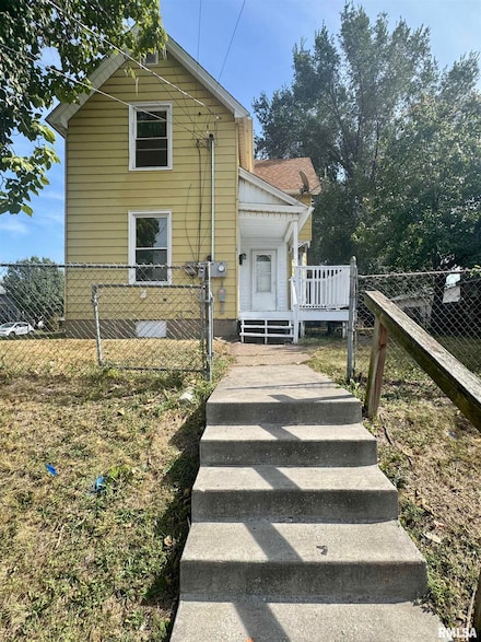 201 S Howell St, Davenport, IA 52802