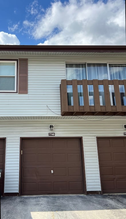 7749 W Harbor Ct, Frankfort, IL 60423