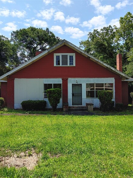 209 College St, Tuskegee, AL 36083
