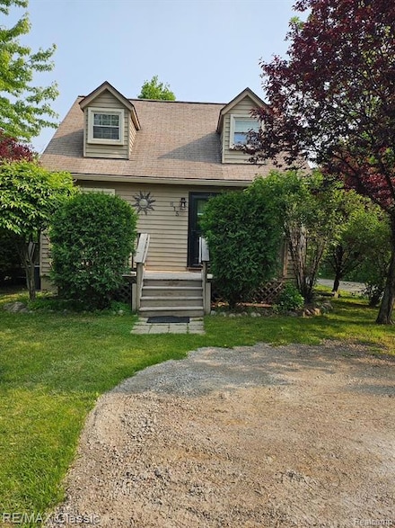 615 Leon Rd, Walled Lake, MI 48390