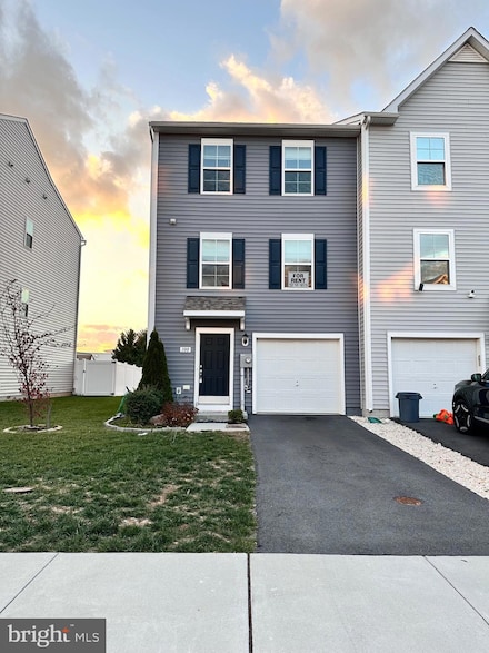 100 Cecily Way, Ranson, WV 25438