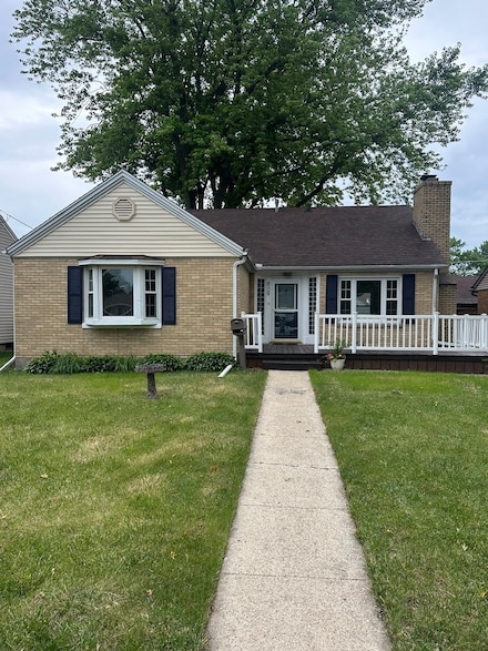 809 W 14th St, Sterling, IL 61081