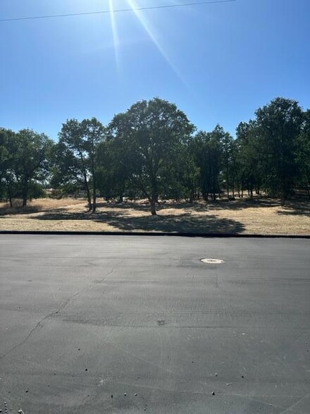 13266 Alicia Pkwy, Redding, CA 96003